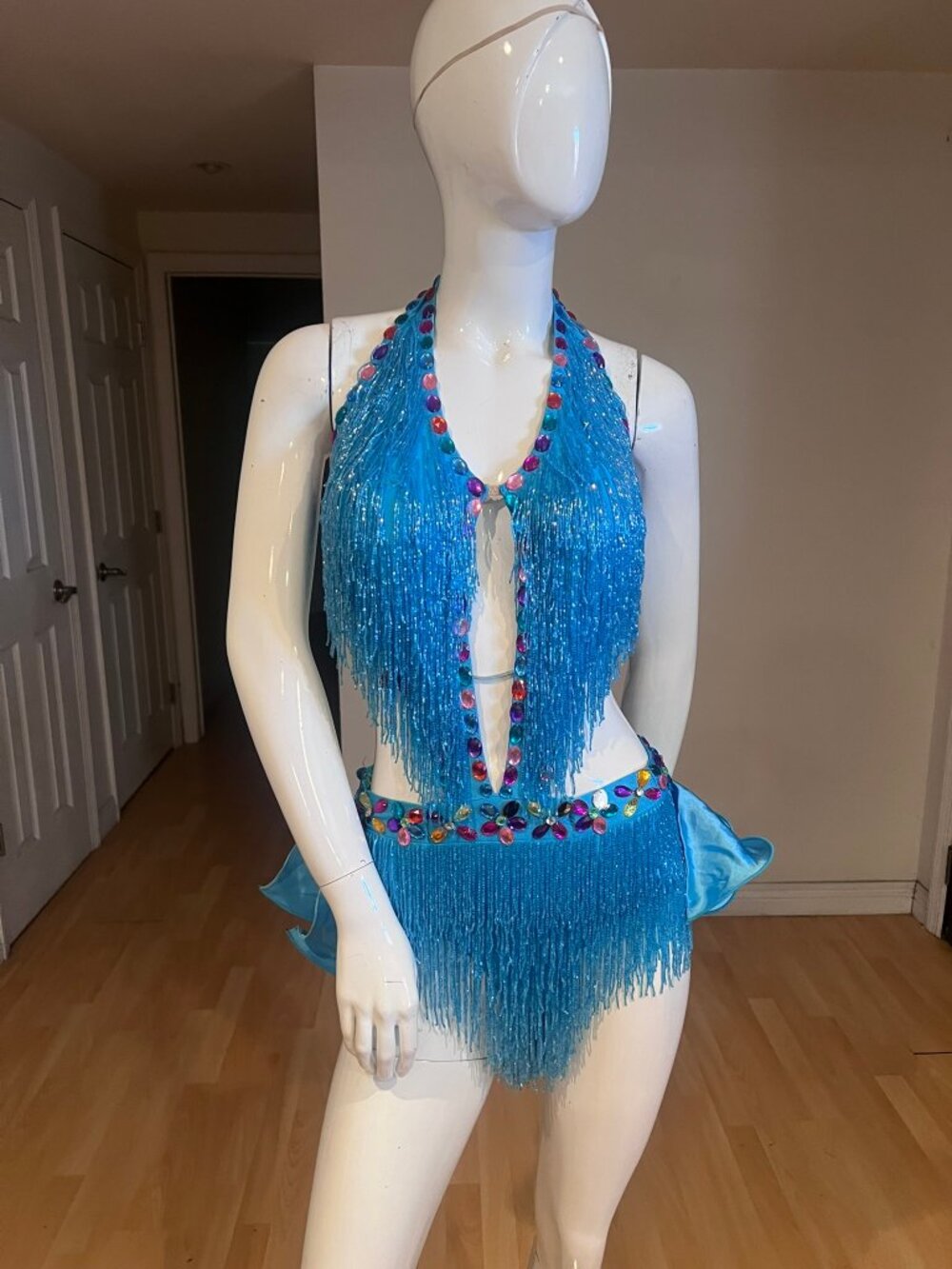 VINTAGE ART LUXURY DANCE FASHION SEQUIN FRINGE HALTER OUTFIT EDC PARTY SZ MEDIUM